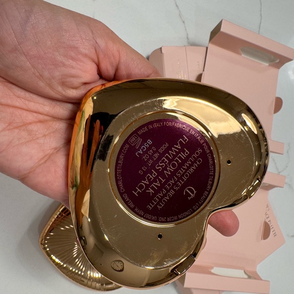 CHARLOTTE TILBURY LIMITED EDITION HEART FACE PALETTE BUNDLE - Picture 3 of 9